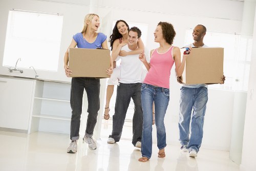 Removal truck hire in Hammersmith for local home and office moves