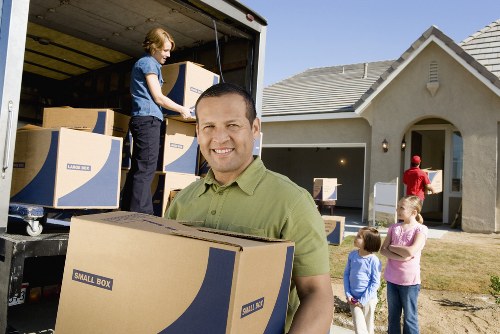 Efficient removal truck hire service for Hammersmith relocations